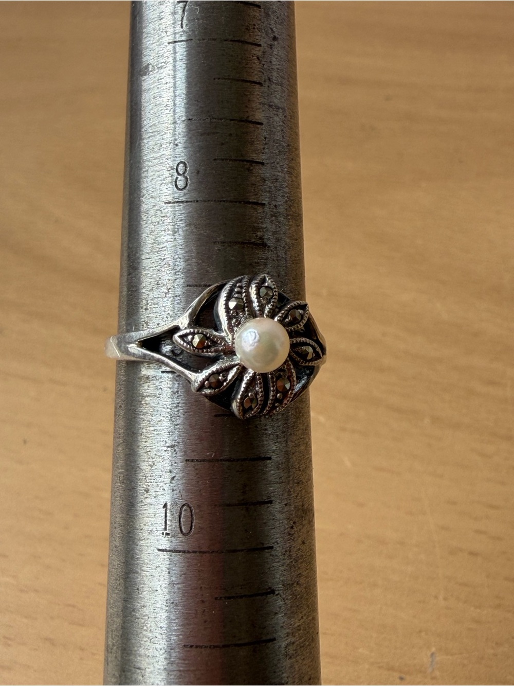 VINTAGE ROUND WHITE PEARL & MARCASITES RING 925 STERLING SILVER - Picture 6 of 16